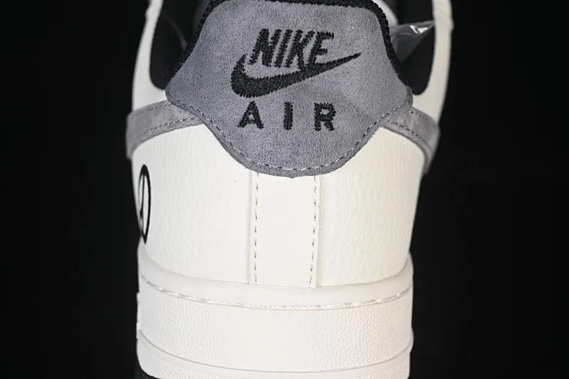 All Categories Nk Air Force 1 Air Force Series Nk Air Force 1 Low Air Force Low Nike Air Force 1'07 Low G-Dragon Co-branded Daisy Beige Black Gray Air Force 1 Low-top Casual Sneakers QW5606-265